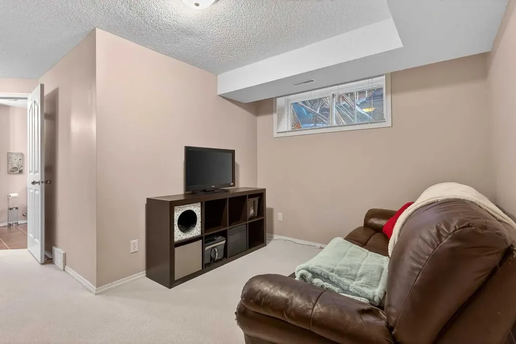 21 Citadel Crest Link NW Calgary AB T3G 4W2