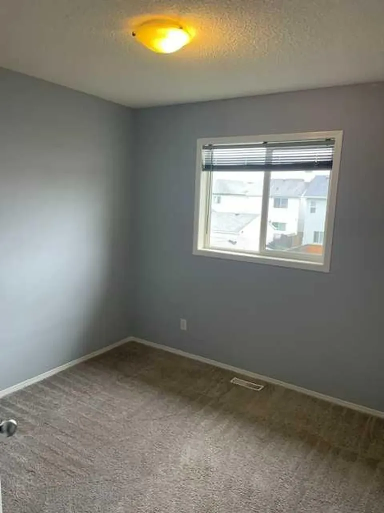 681 Evermeadow Road SW Calgary AB T2Y4W7