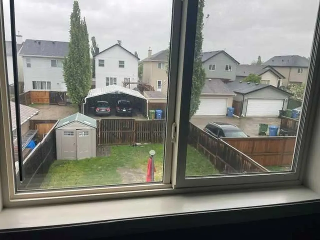 681 Evermeadow Road SW Calgary AB T2Y4W7