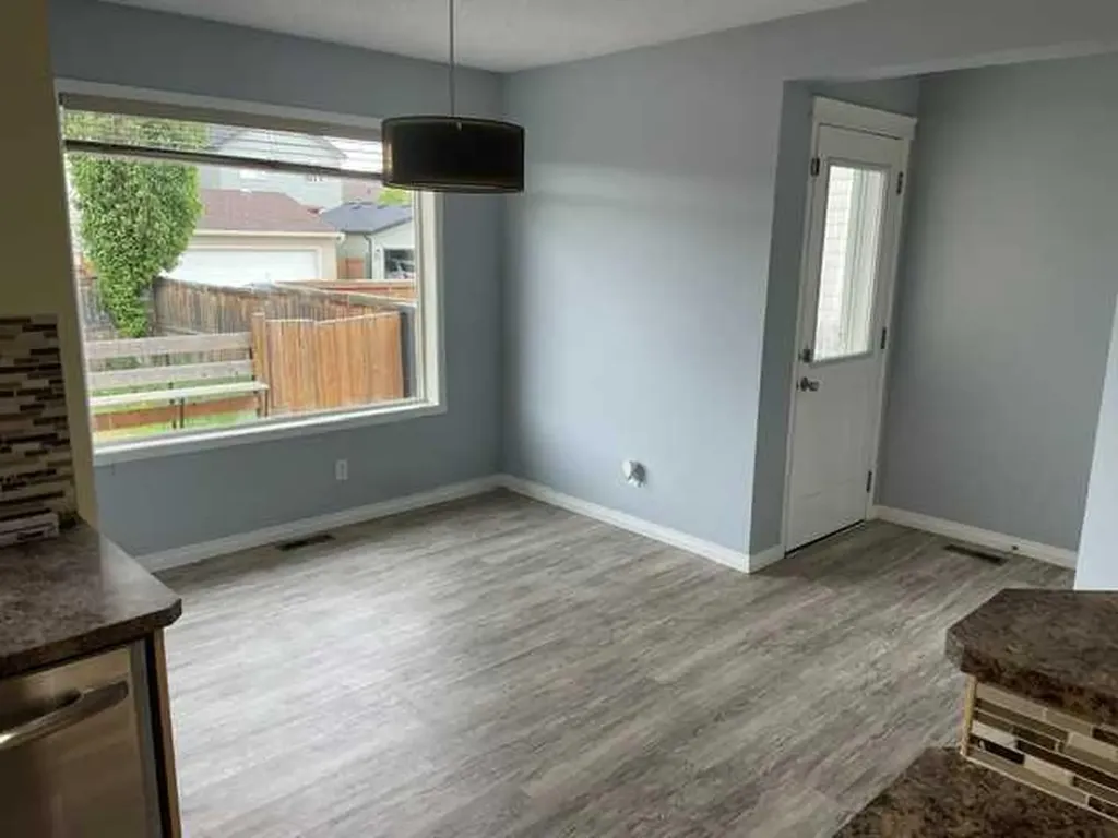 681 Evermeadow Road SW Calgary AB T2Y4W7
