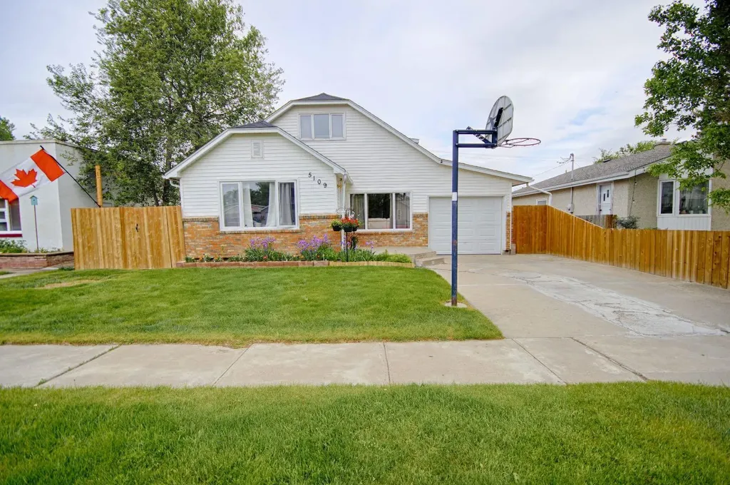 5109 44 Avenue Taber AB T1G1A9