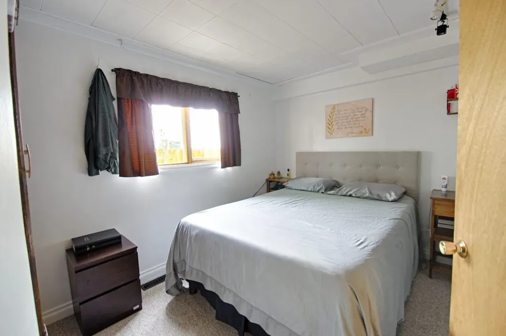 5109 44 Avenue Taber AB T1G1A9