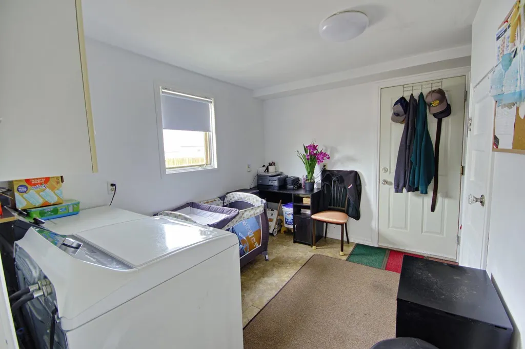 5109 44 Avenue Taber AB T1G1A9