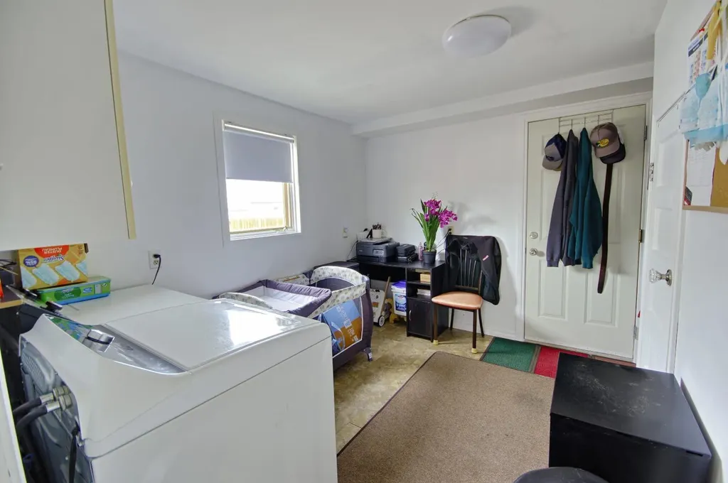 5109 44 Avenue Taber AB T1G1A9