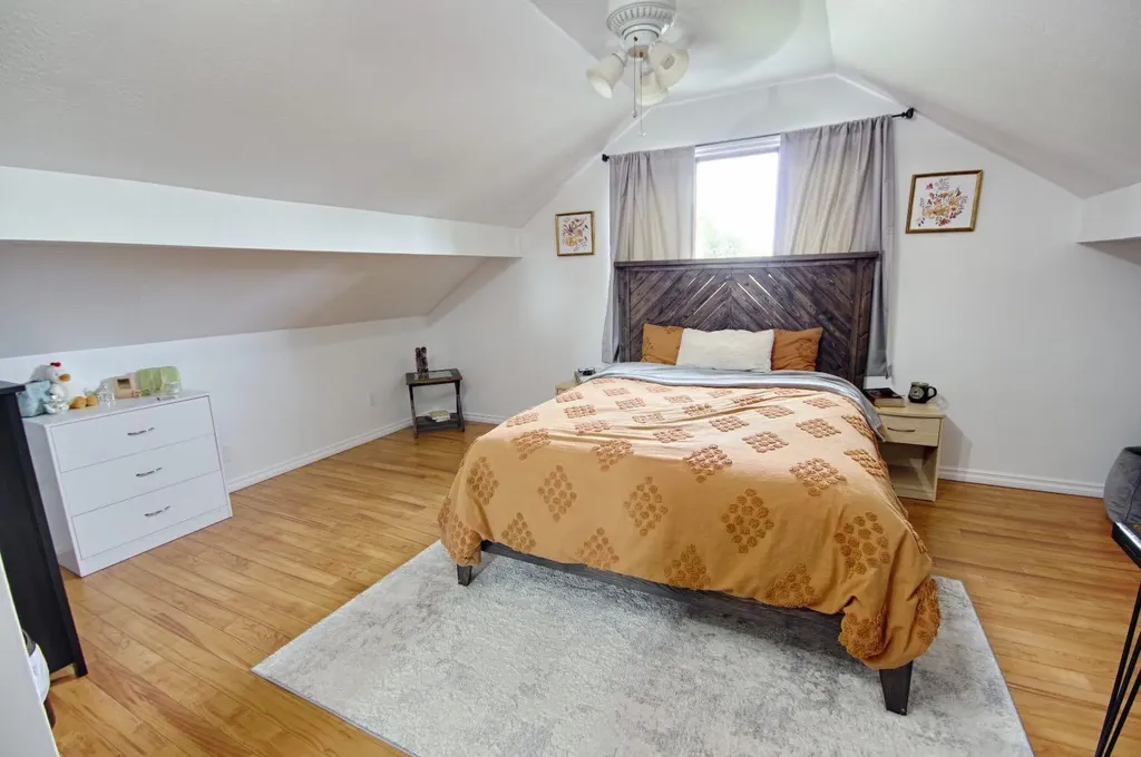 5109 44 Avenue Taber AB T1G1A9