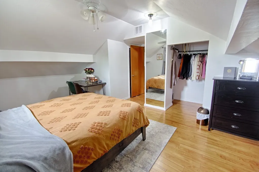 5109 44 Avenue Taber AB T1G1A9