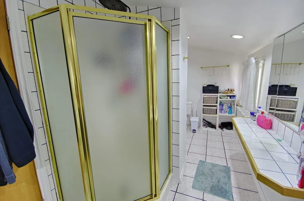 5109 44 Avenue Taber AB T1G1A9