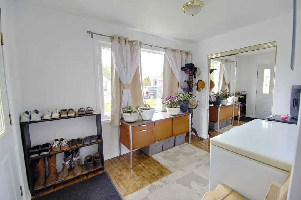 5109 44 Avenue Taber AB T1G1A9