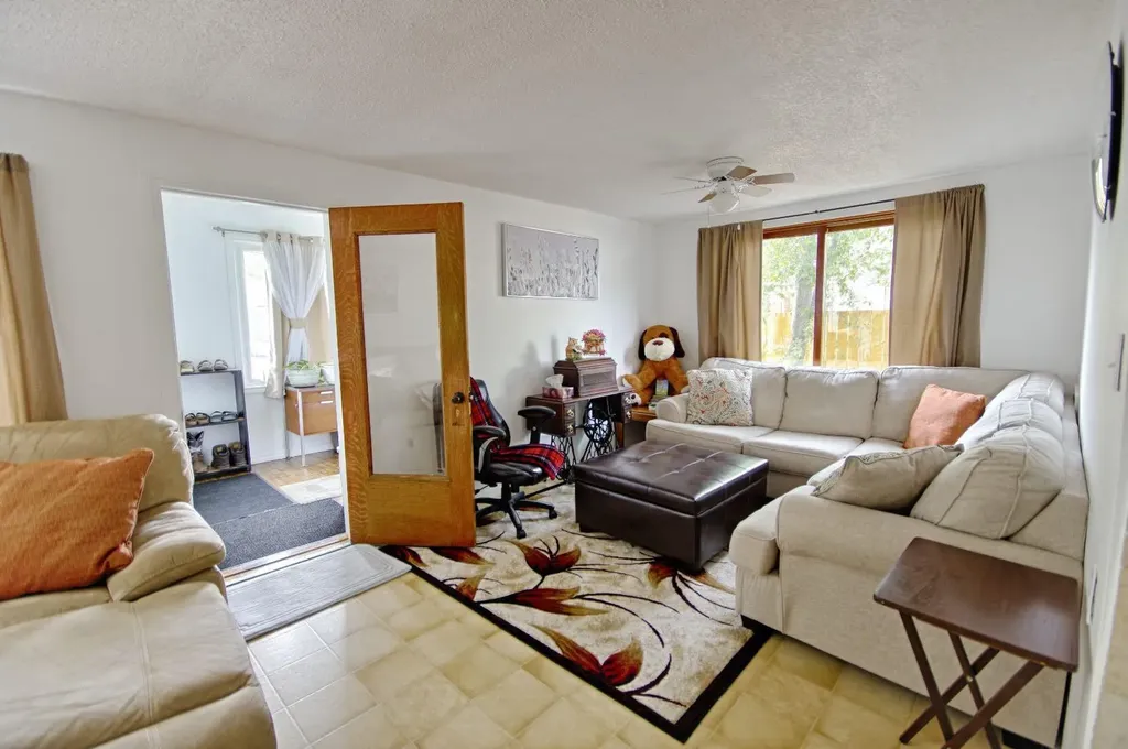 5109 44 Avenue Taber AB T1G1A9