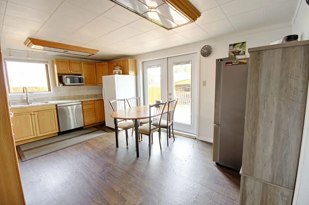 5109 44 Avenue Taber AB T1G1A9