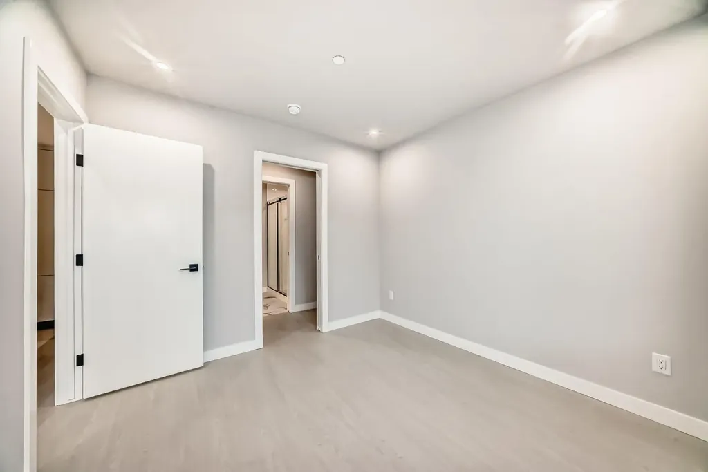 8375 Broadcast Avenue SW Calgary AB T3H 6L3