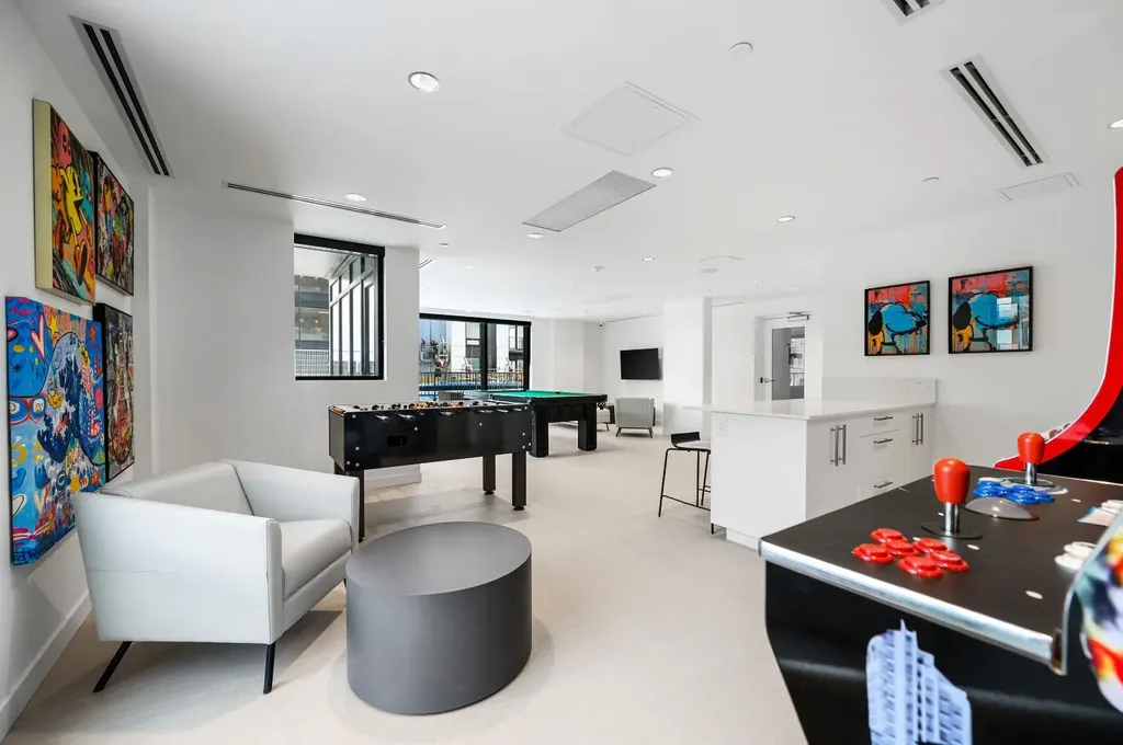 8375 Broadcast Avenue SW Calgary AB T3H 6L3