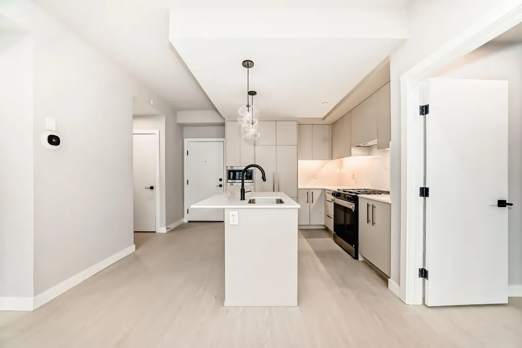 8375 Broadcast Avenue SW Calgary AB T3H 6L3