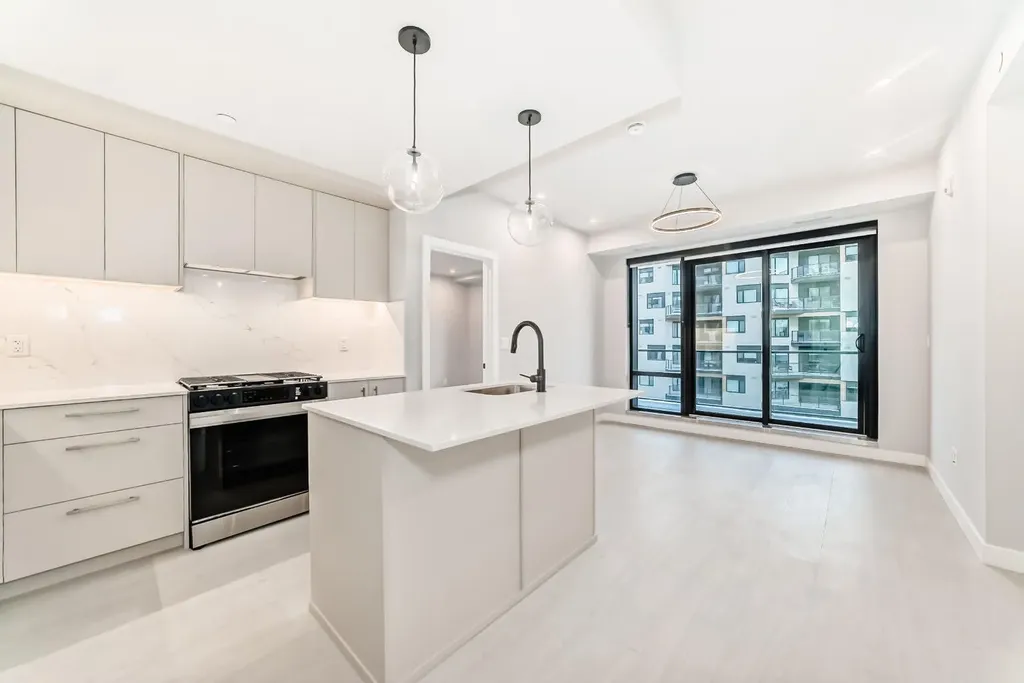 8375 Broadcast Avenue SW Calgary AB T3H 6L3
