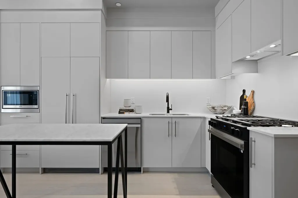 8375 Broadcast Avenue SW Calgary AB T3H 6L3