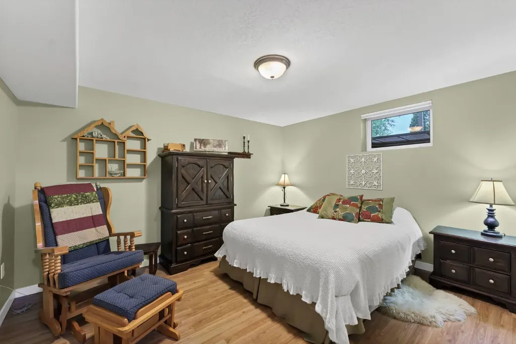 2520 22 Avenue SE Medicine Hat AB T1B 1B6