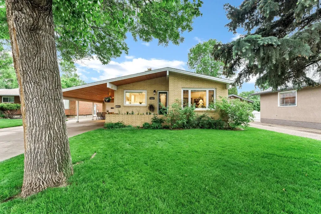 2520 22 Avenue SE Medicine Hat AB T1B 1B6