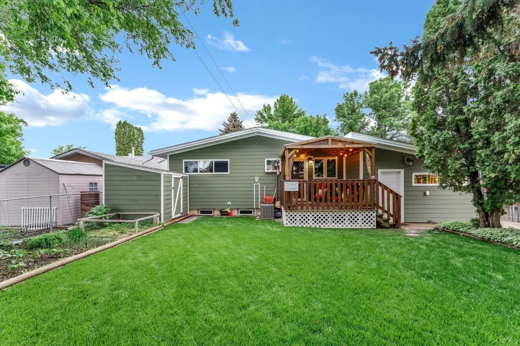 2520 22 Avenue SE Medicine Hat AB T1B 1B6