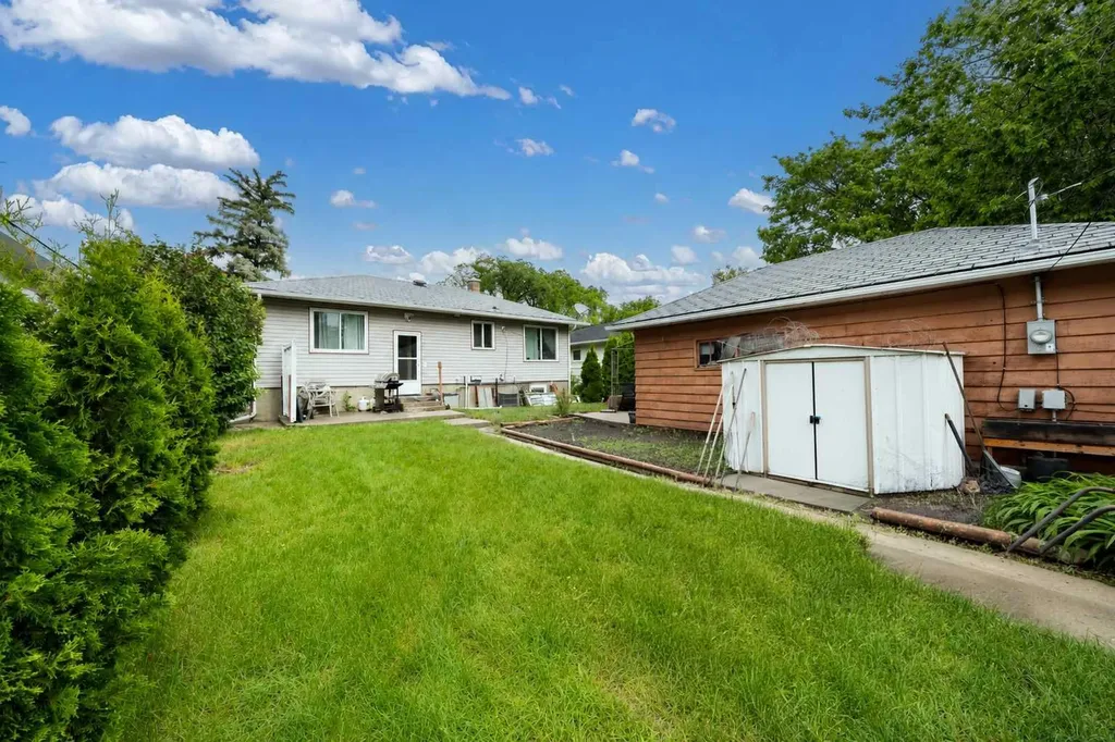 361 7 Street SW Medicine Hat AB T1A4K3
