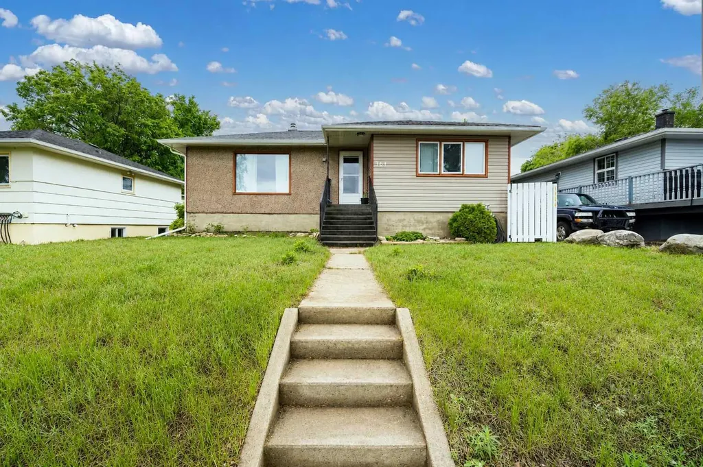 361 7 Street SW Medicine Hat AB T1A4K3