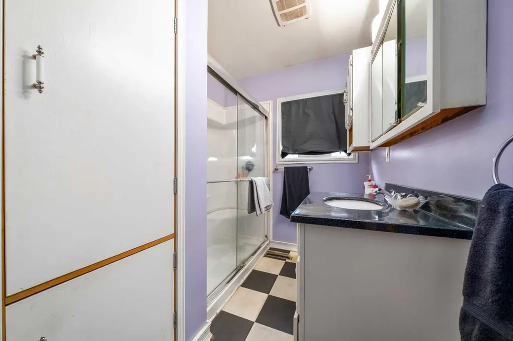 361 7 Street SW Medicine Hat AB T1A4K3