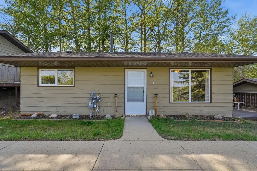 25054 South Pine Lake Road Rural Red Deer County AB T0M 1S0