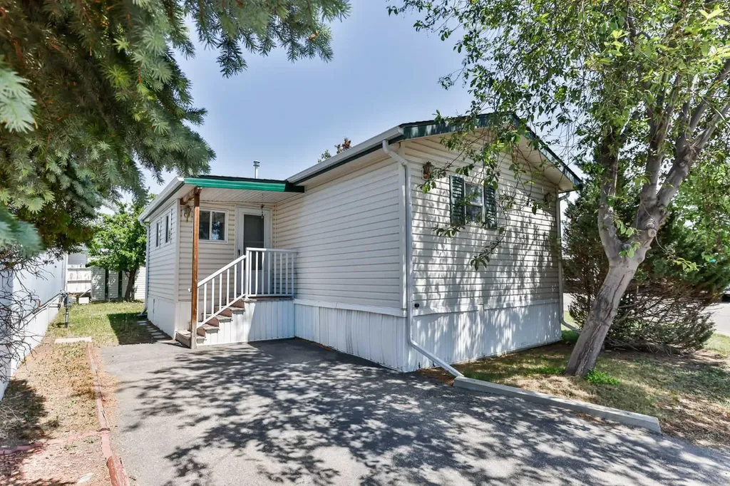 2300 13 Street N Lethbridge AB T1H 4E8