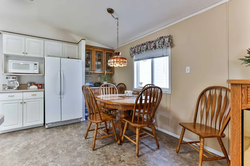 2300 13 Street N Lethbridge AB T1H 4E8