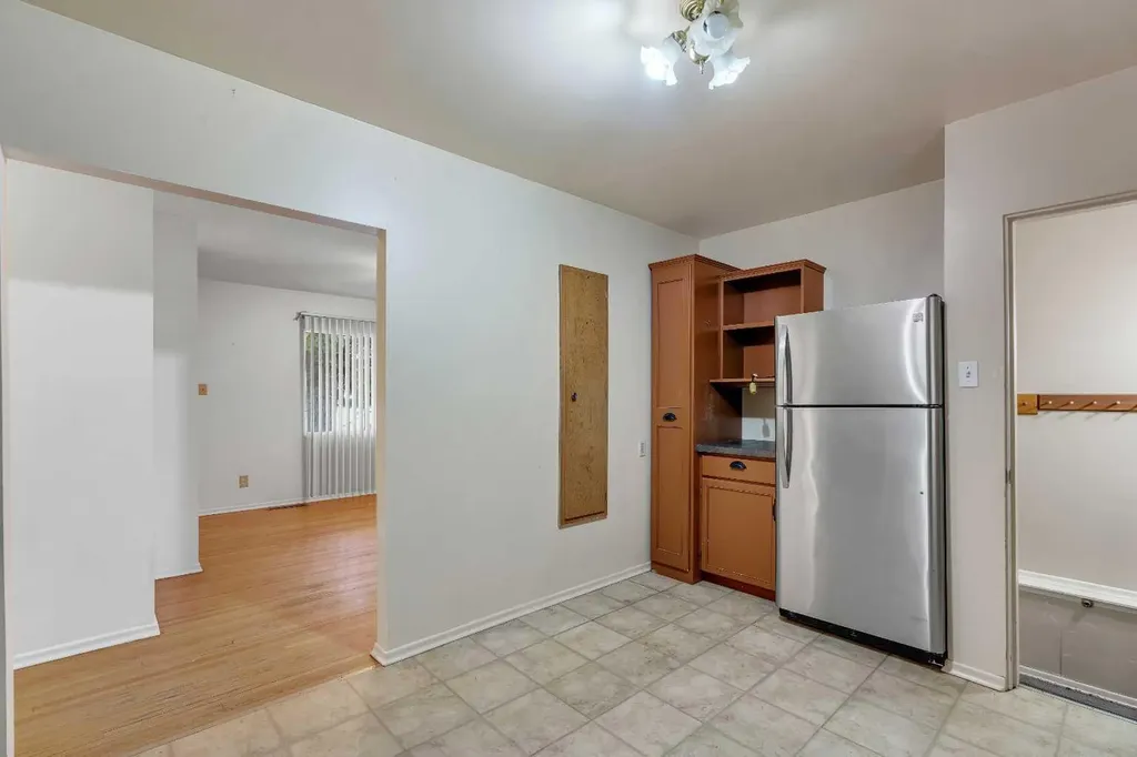604 56 Avenue SW Calgary AB T2V 0G8