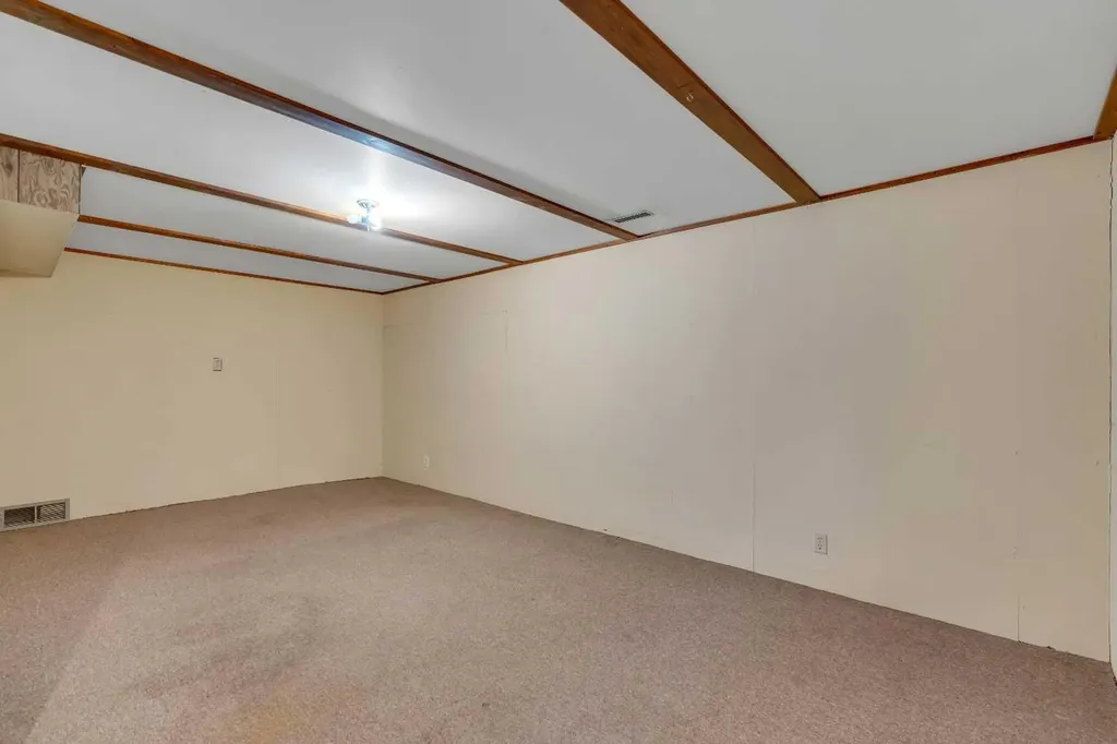 604 56 Avenue SW Calgary AB T2V 0G8
