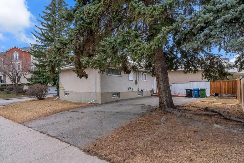 604 56 Avenue SW Calgary AB T2V 0G8