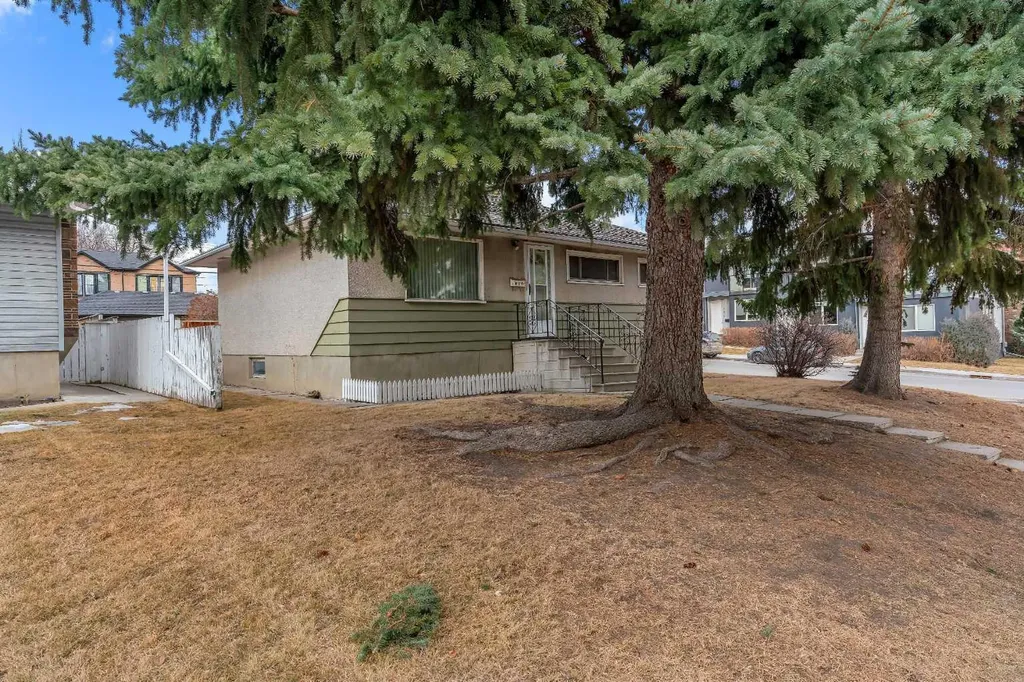 604 56 Avenue SW Calgary AB T2V 0G8