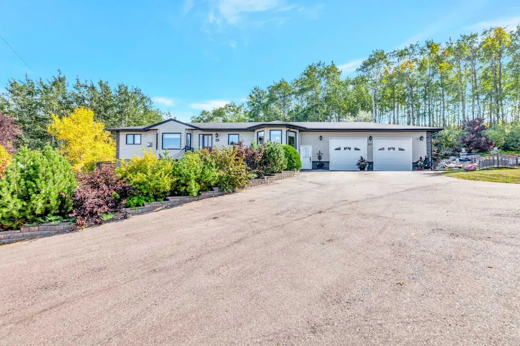 317 6 Avenue Paradise Hill SK S0M 2G0