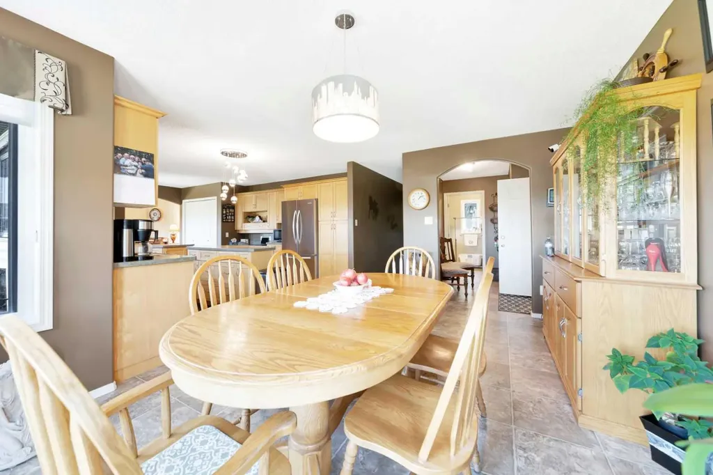 317 6 Avenue Paradise Hill SK S0M 2G0