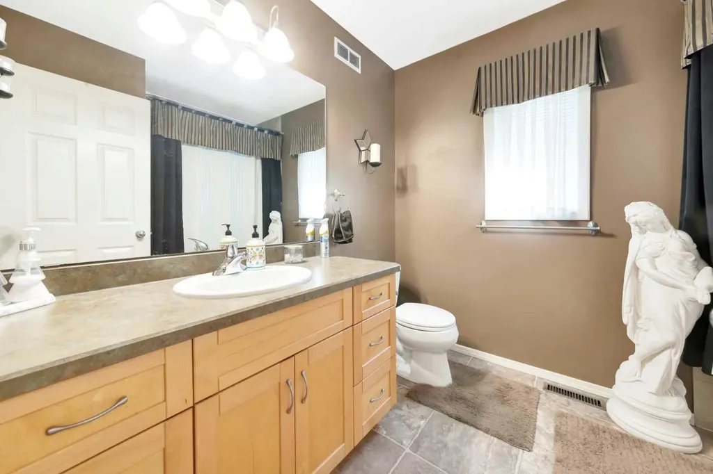 317 6 Avenue Paradise Hill SK S0M 2G0