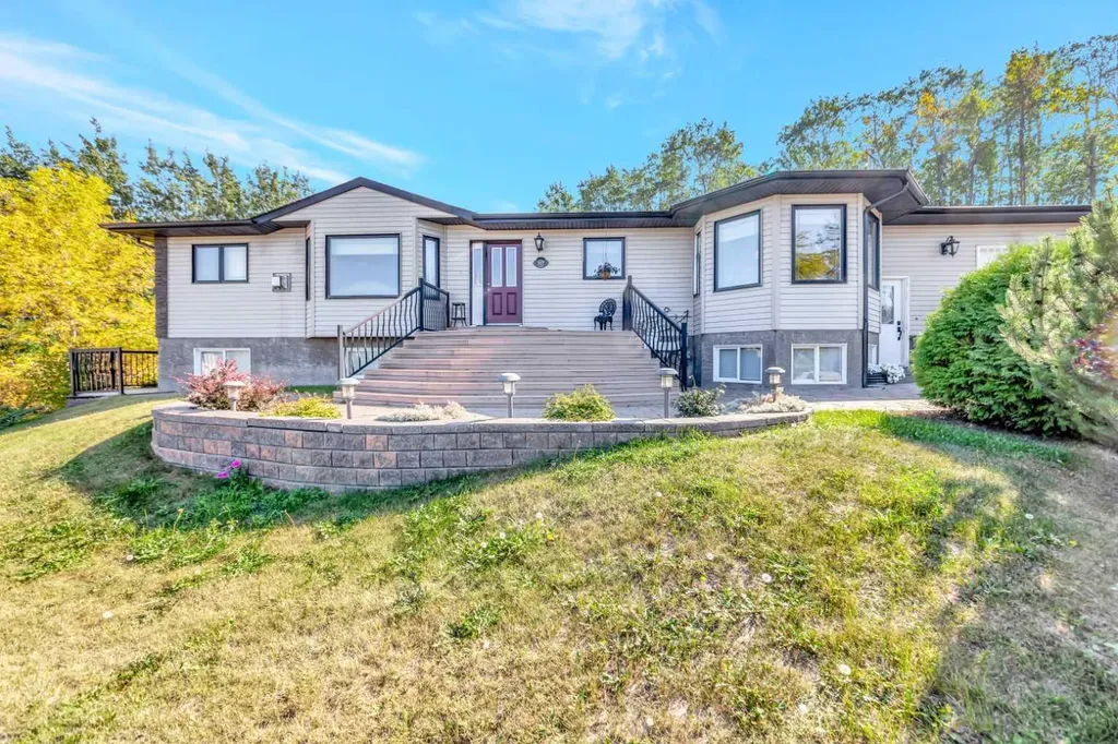 317 6 Avenue Paradise Hill SK S0M 2G0
