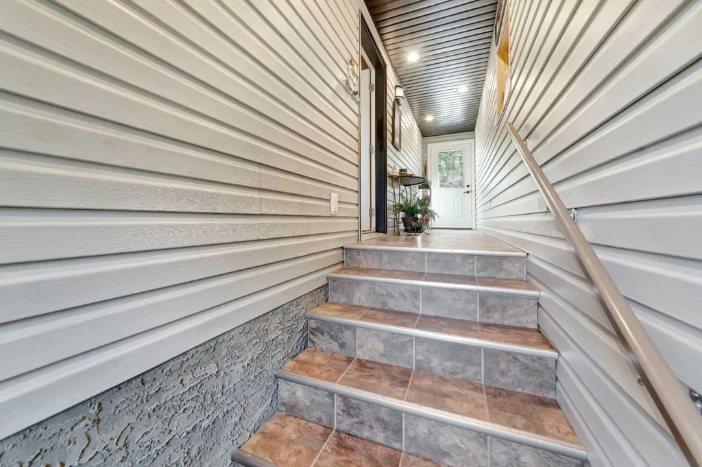 317 6 Avenue Paradise Hill SK S0M 2G0