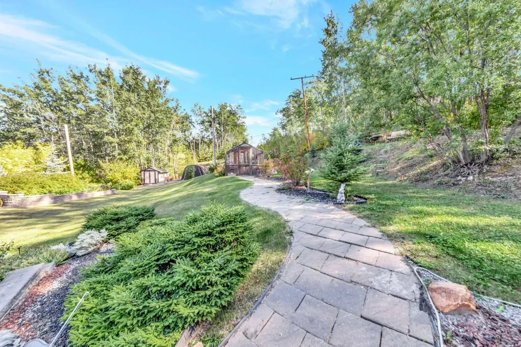 317 6 Avenue Paradise Hill SK S0M 2G0