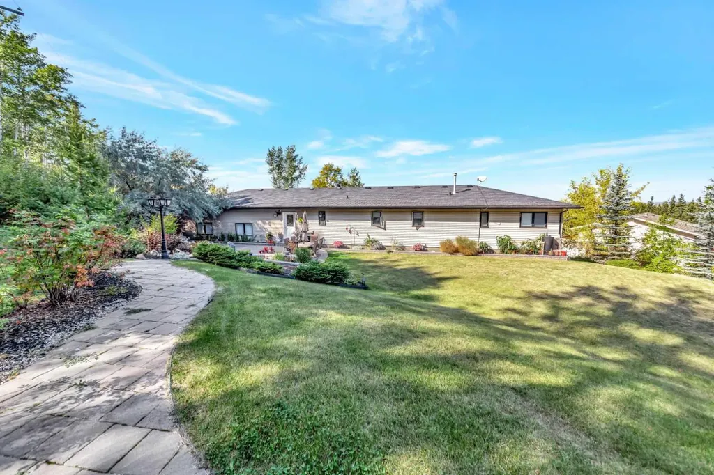 317 6 Avenue Paradise Hill SK S0M 2G0