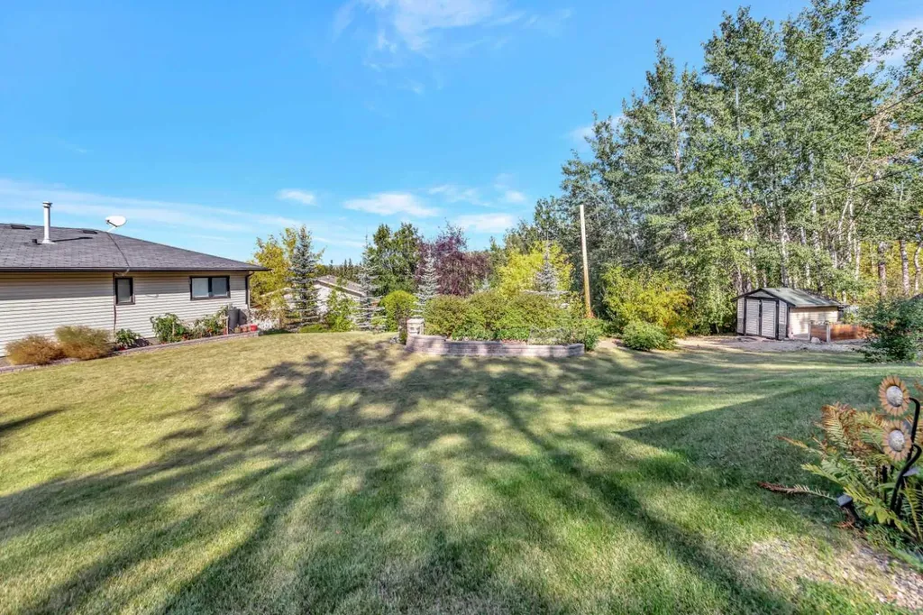 317 6 Avenue Paradise Hill SK S0M 2G0