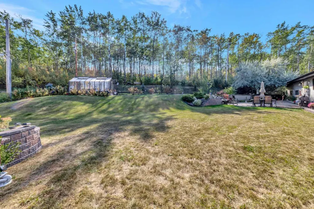 317 6 Avenue Paradise Hill SK S0M 2G0