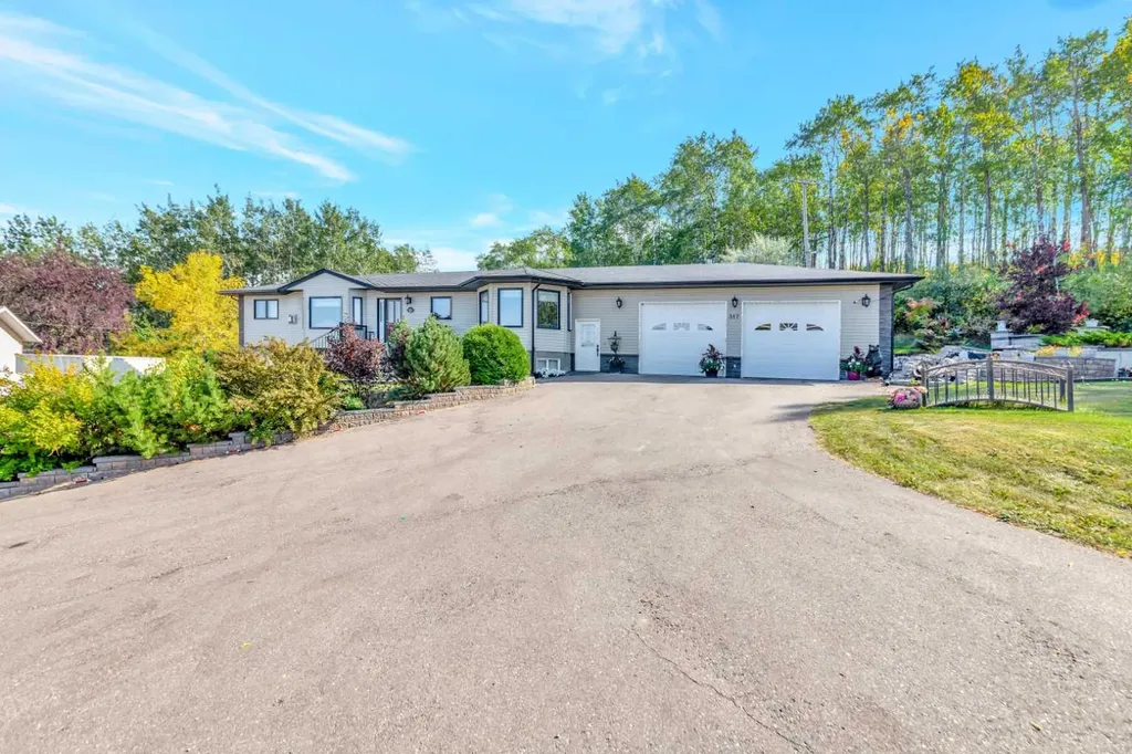 317 6 Avenue Paradise Hill SK S0M 2G0