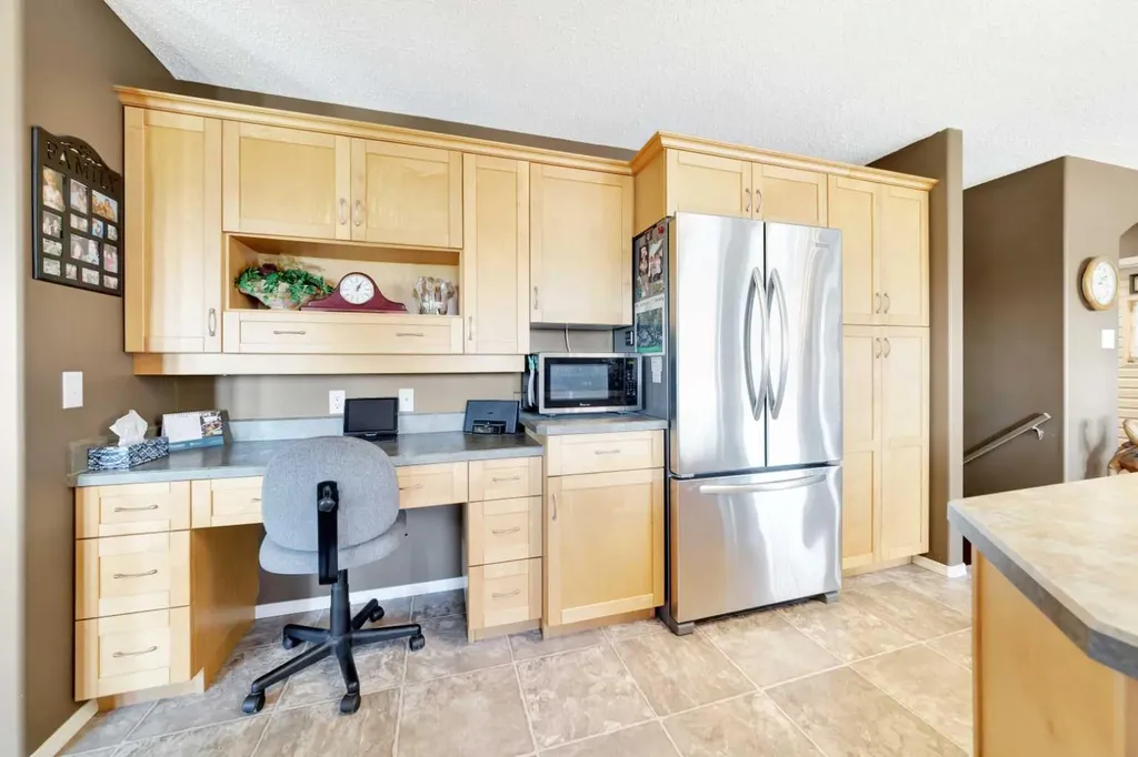 317 6 Avenue Paradise Hill SK S0M 2G0