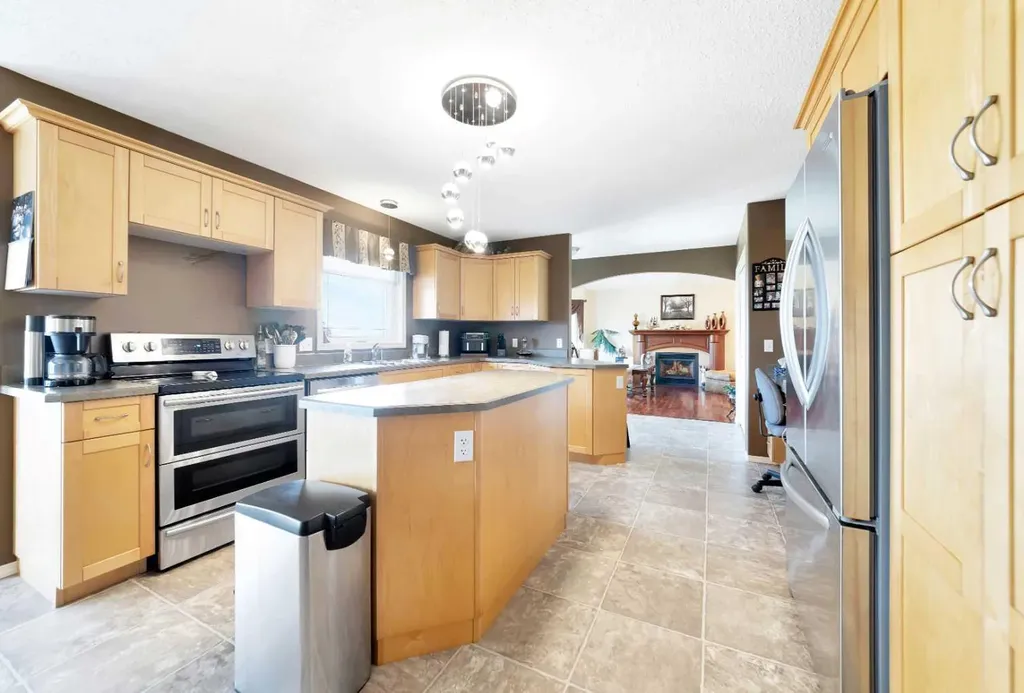317 6 Avenue Paradise Hill SK S0M 2G0
