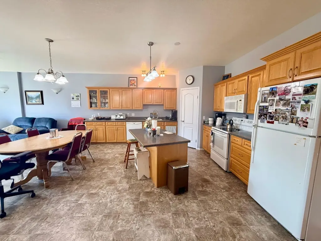 10612 97 Avenue La Crete AB T0H2H0