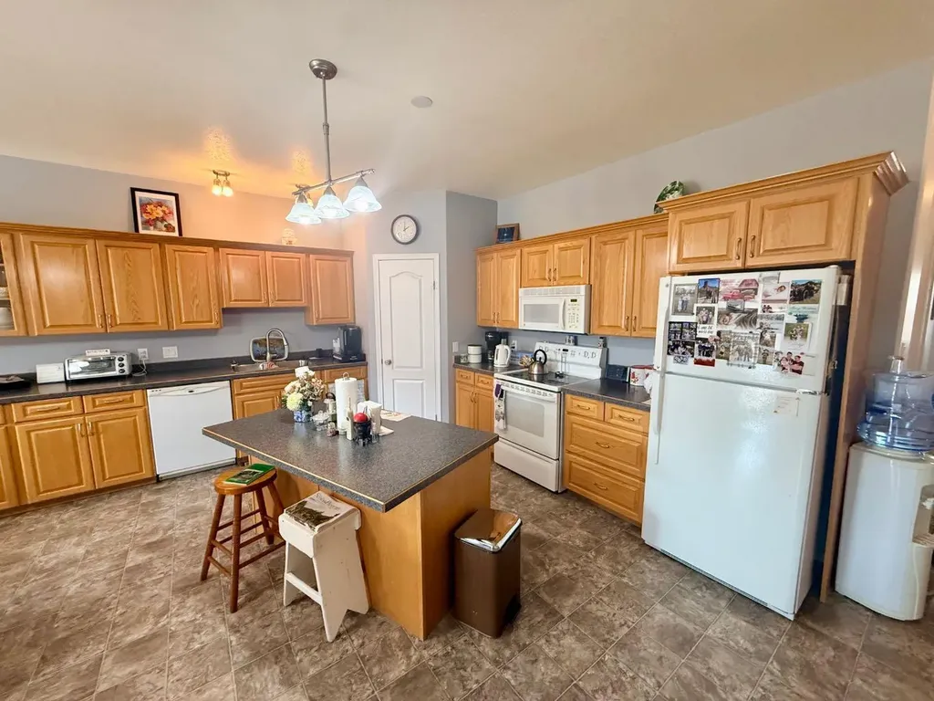 10612 97 Avenue La Crete AB T0H2H0