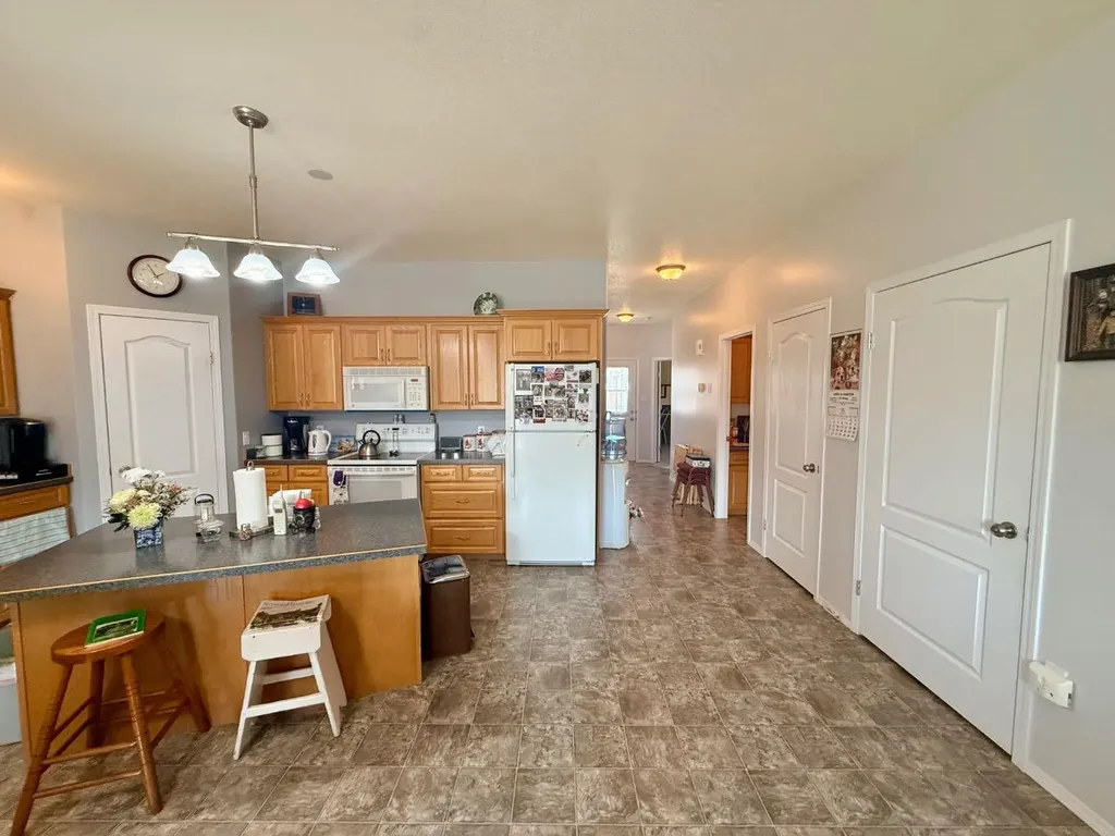 10612 97 Avenue La Crete AB T0H2H0