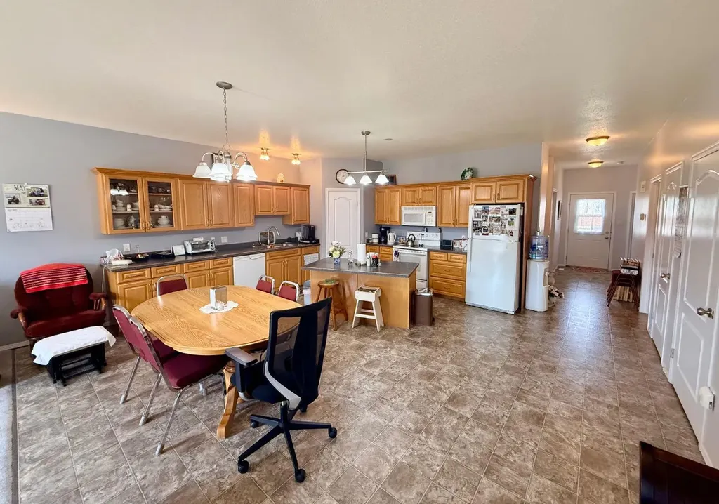 10612 97 Avenue La Crete AB T0H2H0