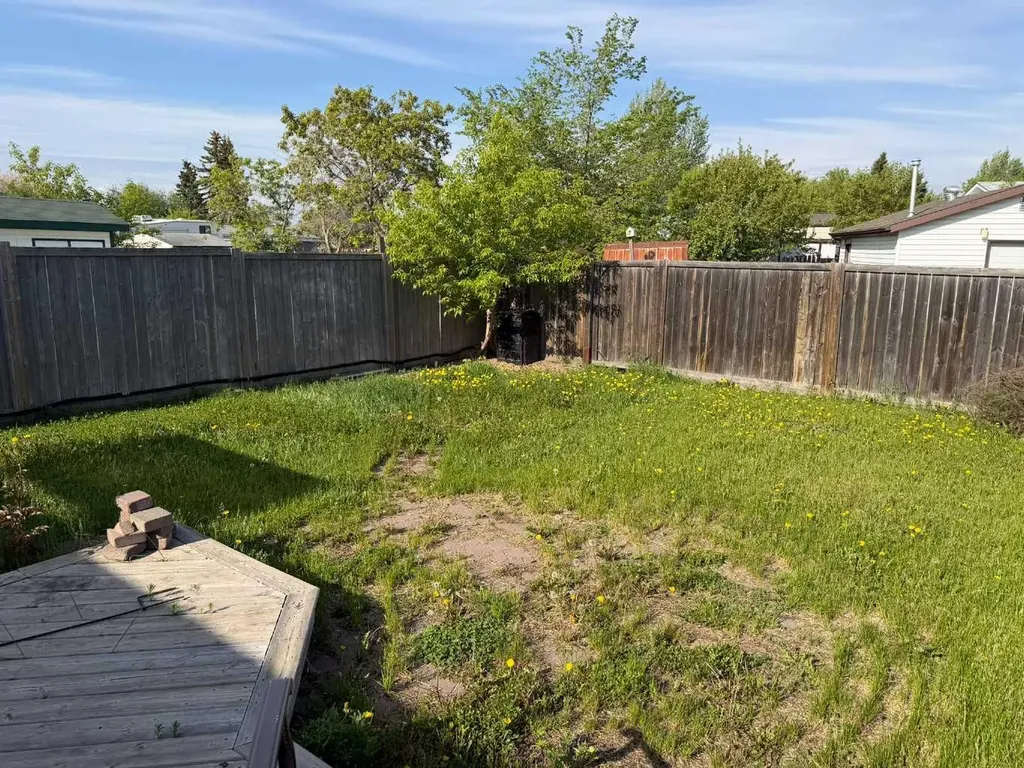 436 1 Street SW Falher AB T0H 1M0