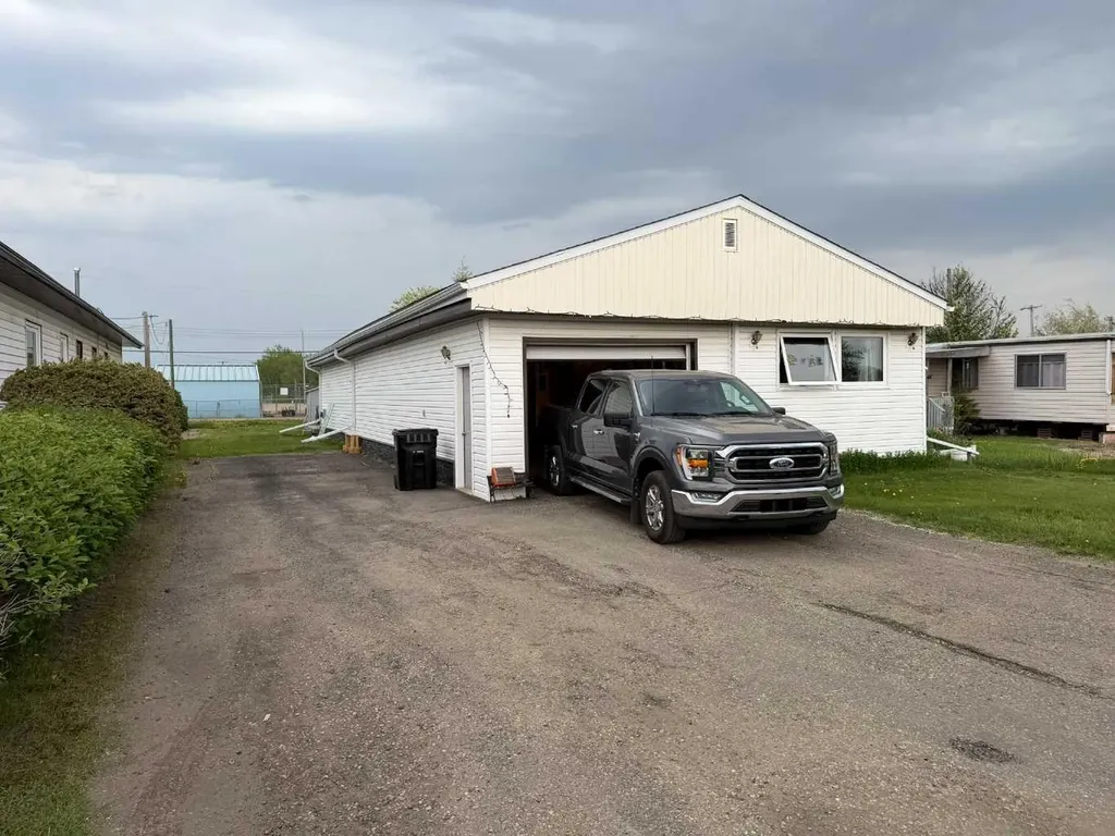 436 1 Street SW Falher AB T0H 1M0